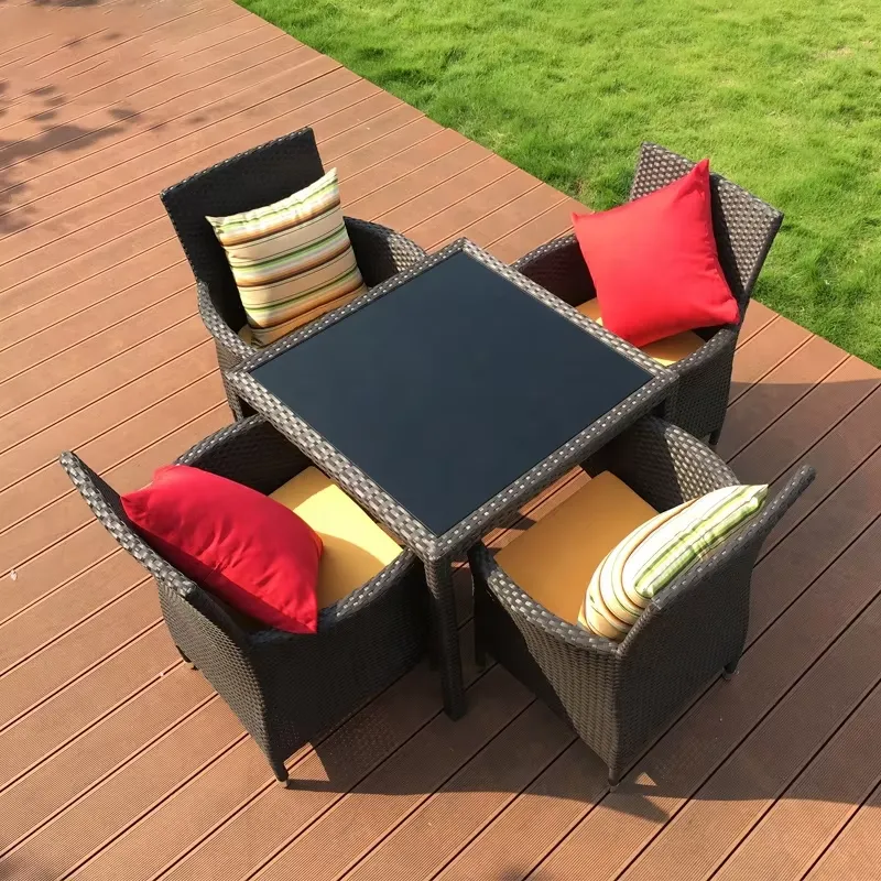 Combinatie van rotan tafel en  - Coffee Tea Gardens recensie en prijs