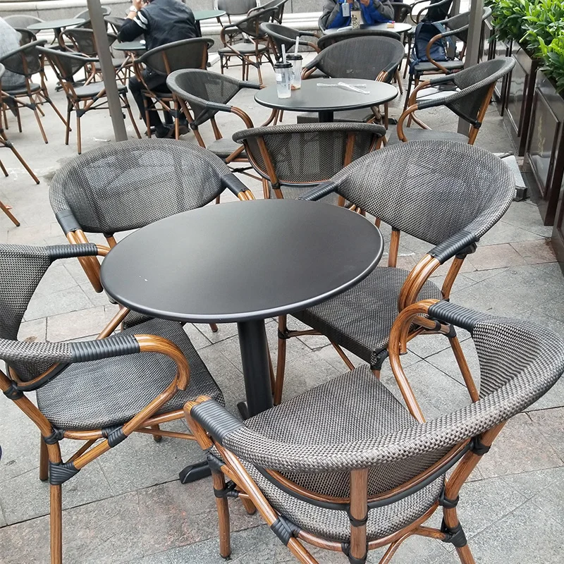 Buitentuin rotan binnenplaats  - Coffee Tea Gardens recensie en prijs