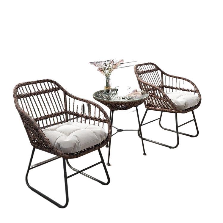 Balkon kleine tafel en stoel t - Coffee Tea Gardens recensie en prijs